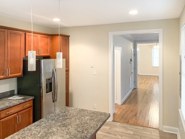 Building Photo - 3 Bed/2Bath Open Concept Home in Church Hi...