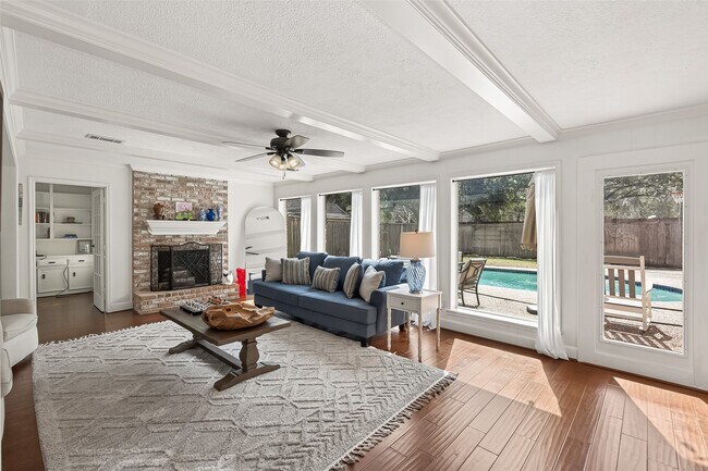 Building Photo - 15843 Foxgate Rd