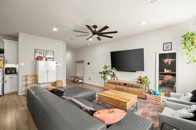 Building Photo - 195 Waterside Rd