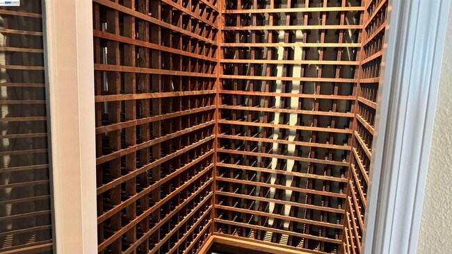 Building Photo - 118 Deer Meadow Terrace