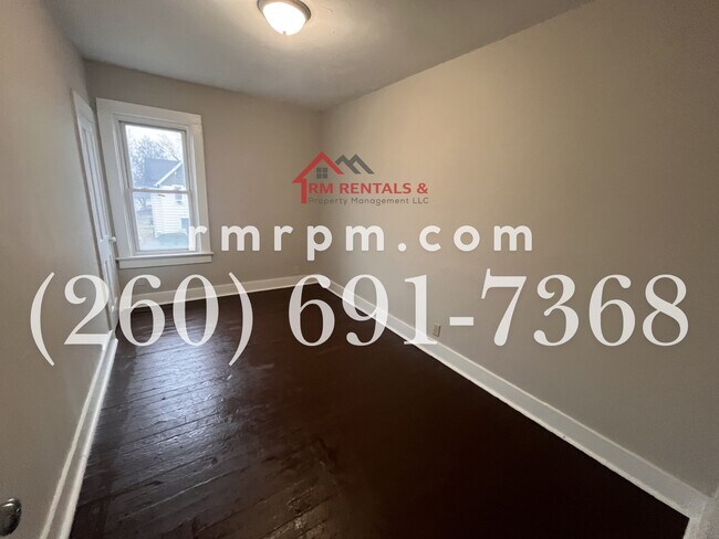 Building Photo - 439 E Taber St