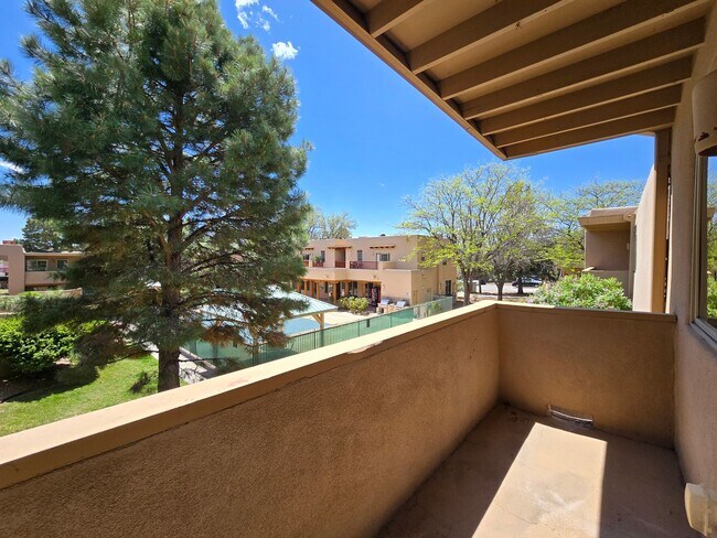 Building Photo - 601 W San Mateo Blvd