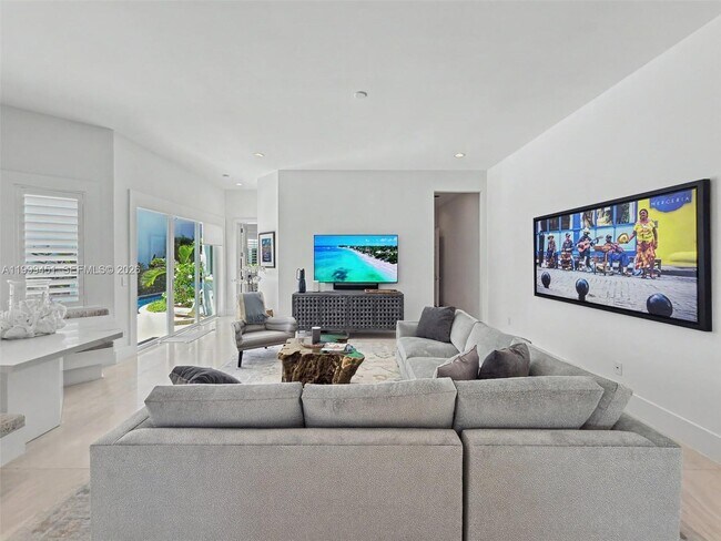 Building Photo - 13689 Deering Bay Dr