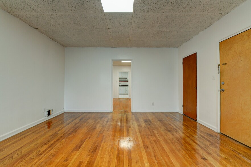 Building Photo - 71 Carmer Ave