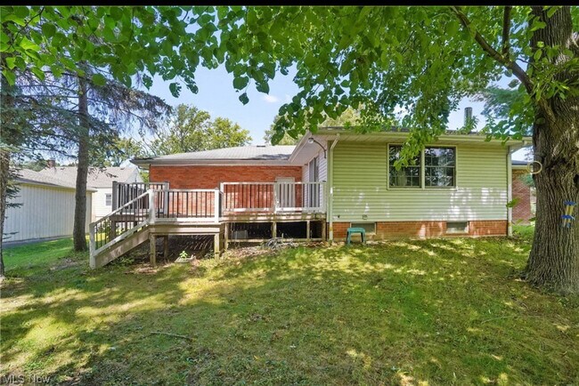 Building Photo - 321 Meadowbrook Ave