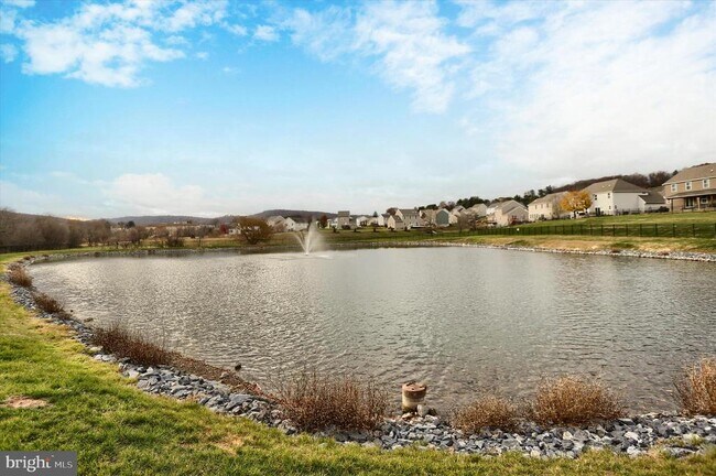 Building Photo - 158 McIntosh Ln