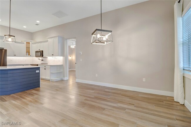 Building Photo - 4641 Santiago Ln