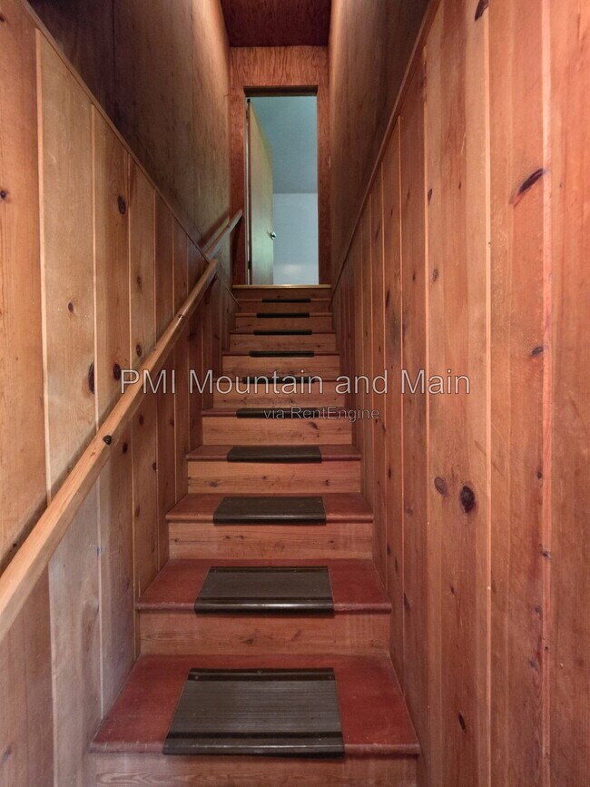 Building Photo - 99 Marlborough Rd