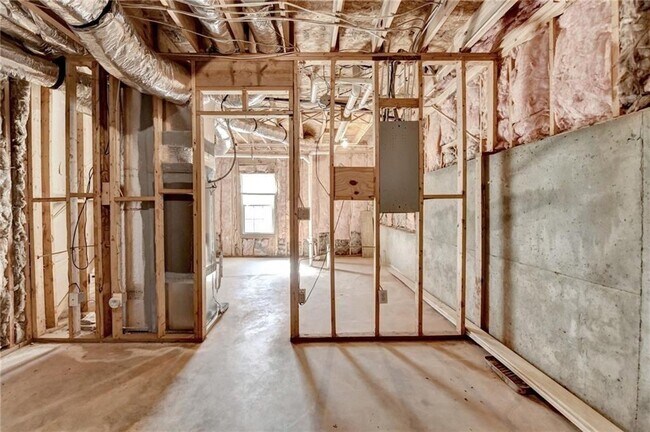 Building Photo - 6330 Oak View Dr