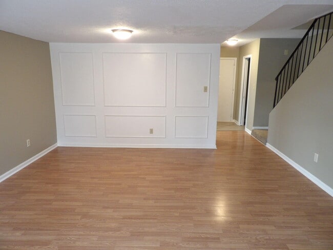 Building Photo - 409 Ridgewood Ln