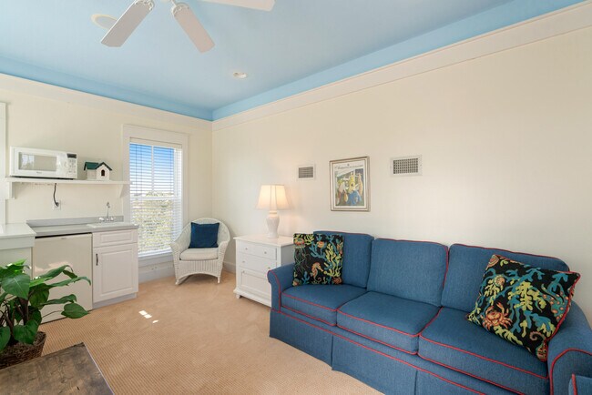 Building Photo - 10 Boardwalk Ln