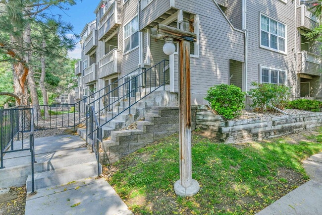 Primary Photo - $1,775.00, 2-bed, 2-bath condo in Lakewood.