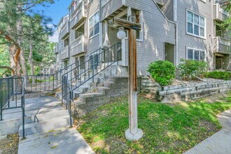 Building Photo - $1,775.00, 2-bed, 2-bath condo in Lakewood.