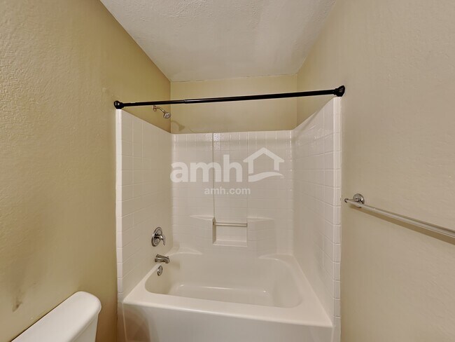 Building Photo - 3841 Chimney Rock Dr