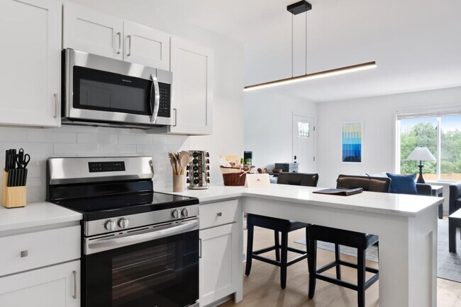 Building Photo - 1309 Hudson Ave