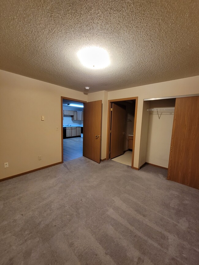 Building Photo - 8th & 8th Apartments