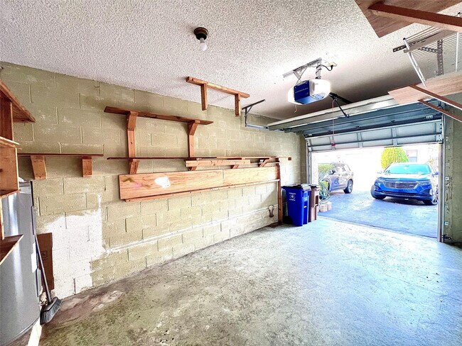 Building Photo - 2246 Discovery Cir W