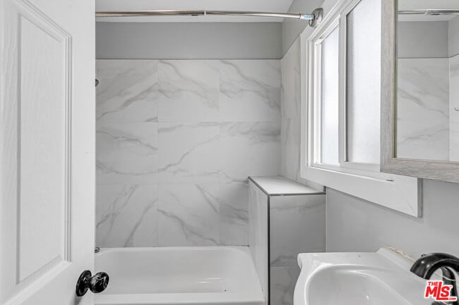 Building Photo - 641 W 43rd St