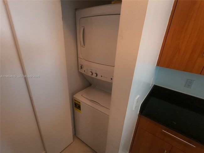 Building Photo - 335 S Biscayne Blvd