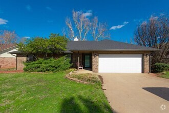 Building Photo - 504 S Country Side Trail