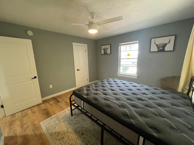 Building Photo - Beautiful 2 Bedroom, 1 Bathroom Apartment ...