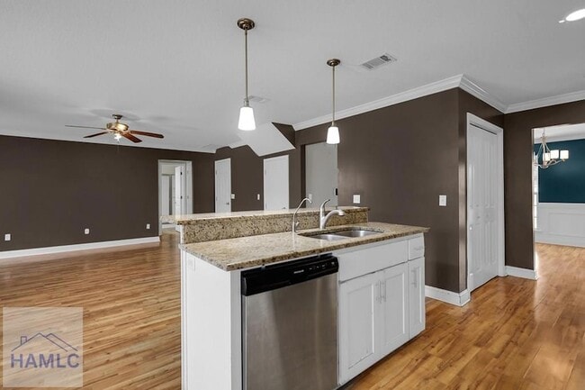 Building Photo - 721 Highgrove Ct