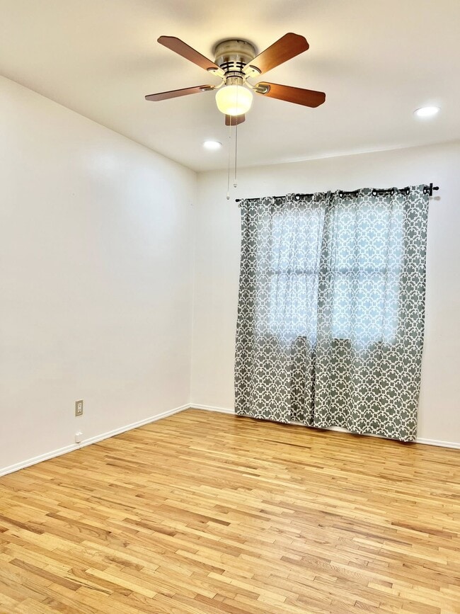 Building Photo - 2013 Plant Ave