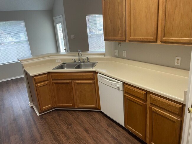 Building Photo - 3625 Cheyenne St