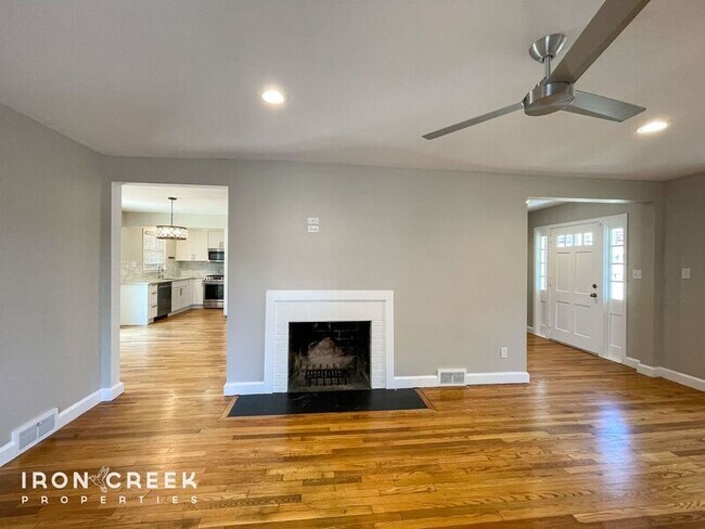 Building Photo - 21 Brevard Rd