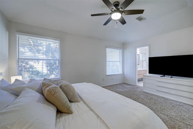 Building Photo - 43 S Avonlea Cir