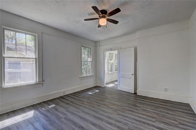 Building Photo - 1045 Crescent Ave