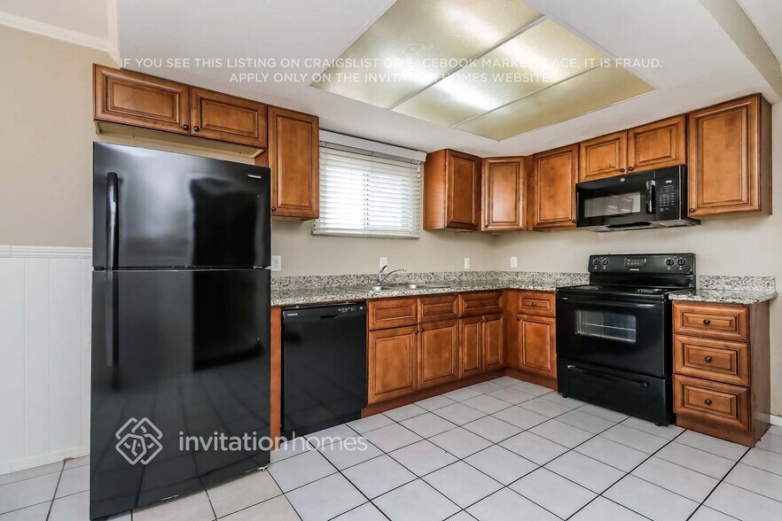 Building Photo - 7641 E Verde Ln