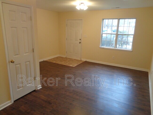 Building Photo - 4929 Coral Ridge Ct