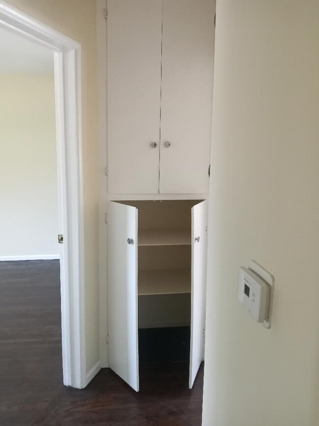 Building Photo - 822 E Sacramento St