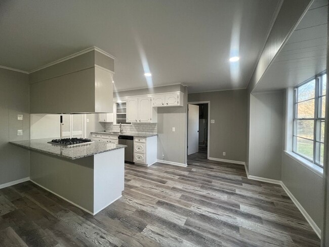 Building Photo - Updated in North Bossier.. Close to Barksdale Air Force Base..