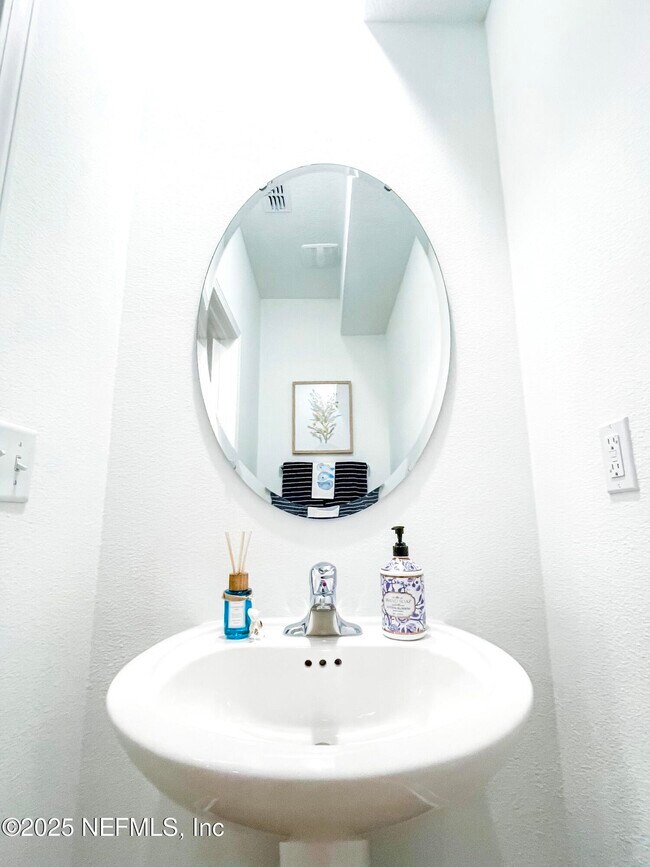 Building Photo - 57 Palma Dr