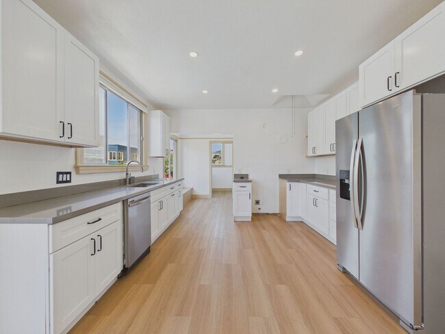 Building Photo - 58 Vale St