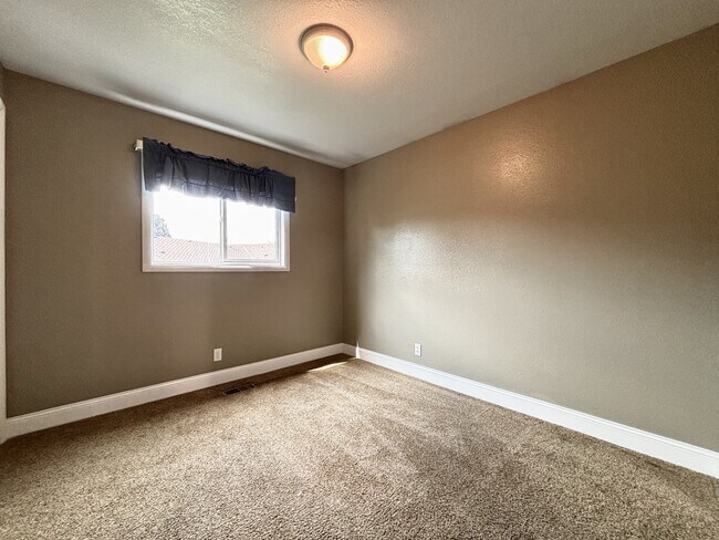 Building Photo - 8809 W Donnybrook Dr