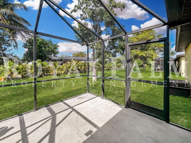 Building Photo - Cozy Up Long-Term & Leaf It All Behind – 3BR/2BA Duplex + Garage & The Favorite Perk: Screened. L...