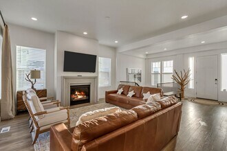 Building Photo - Modern Home in Heber – Available Now!
