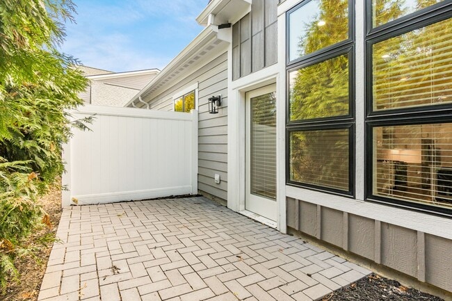 Building Photo - 2978 Bernard View Ln