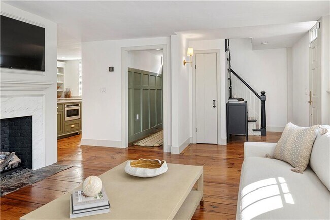 Building Photo - 108 Prospect Hill St