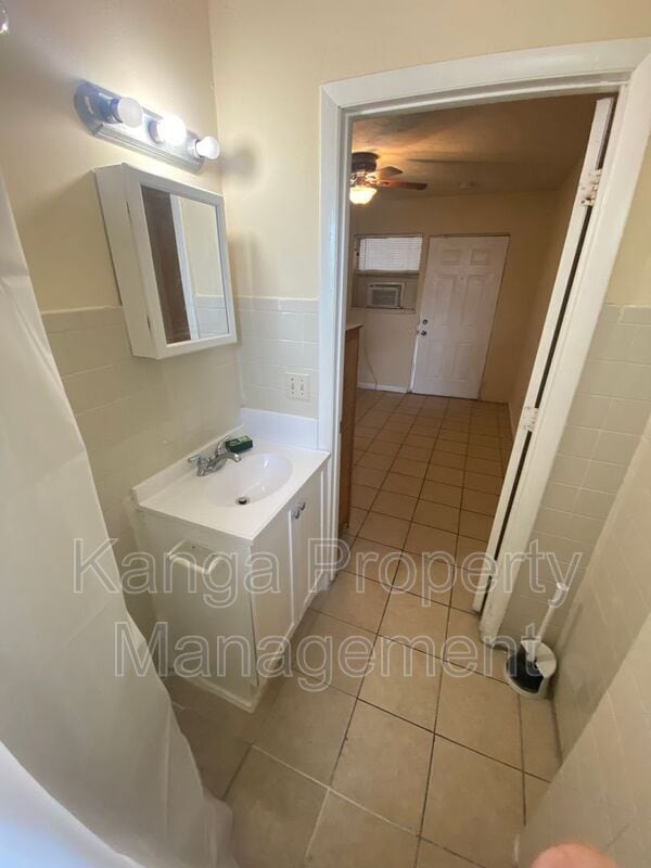 Building Photo - 1497 W 34th St