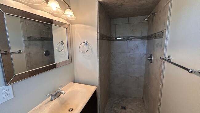 Building Photo - 2960 Cabrillo Dr