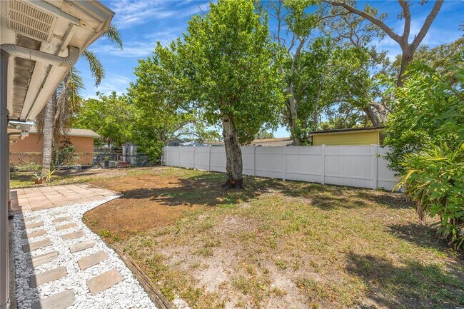 Building Photo - 7804 Niagara Dr