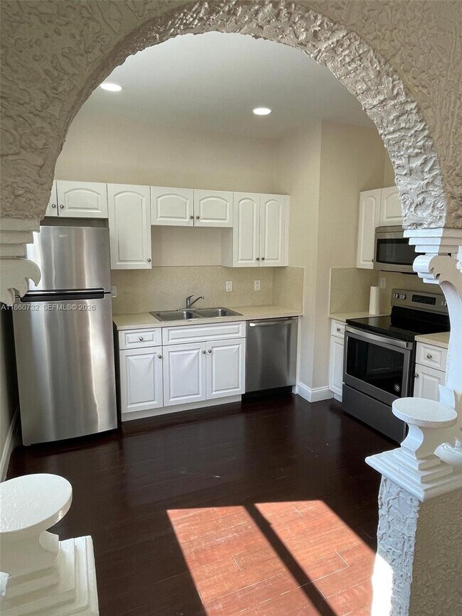 Building Photo - 1309 SE 1st St