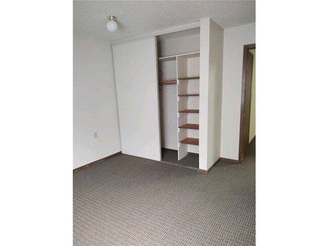 Building Photo - 110 1st St N