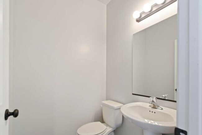 Building Photo - 1706 Honeycomb Dr