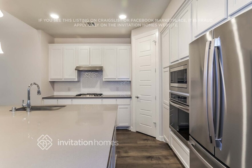 Building Photo - 2533 Stella Ln