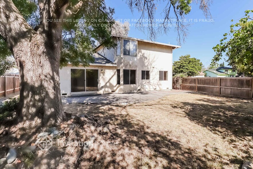 Building Photo - 2954 Redwood Dr